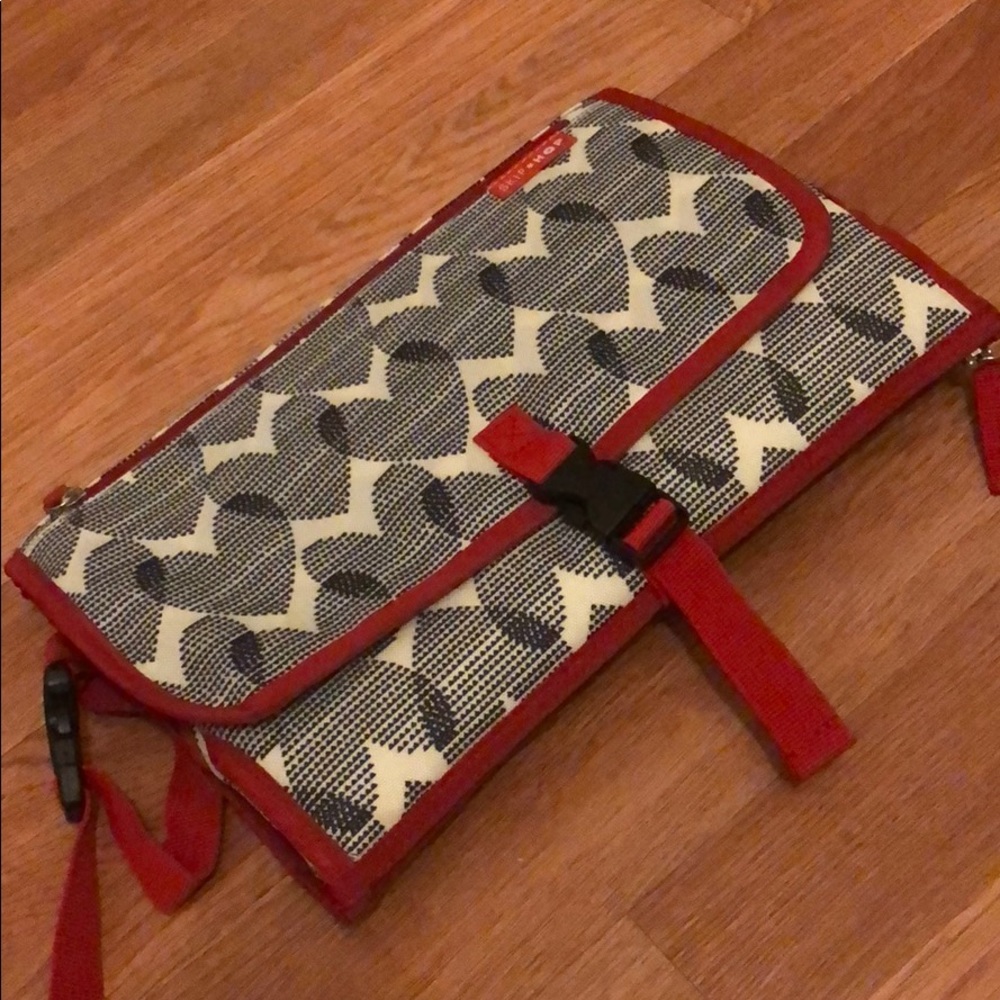 Skip hop diaper changer